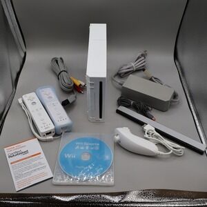 Nintendo Wii Console White RVL-001 GameCube Compatible Wii Sports 2 Remotes